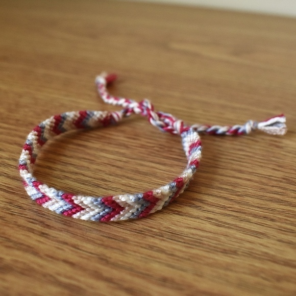 10/$25 Red Berries Woven Bracelet - Picture 1 of 1